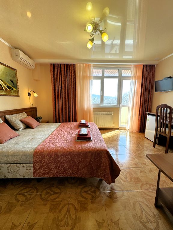 Атриум — Двухместный номер с 1 кроватью Комфорт с балконом