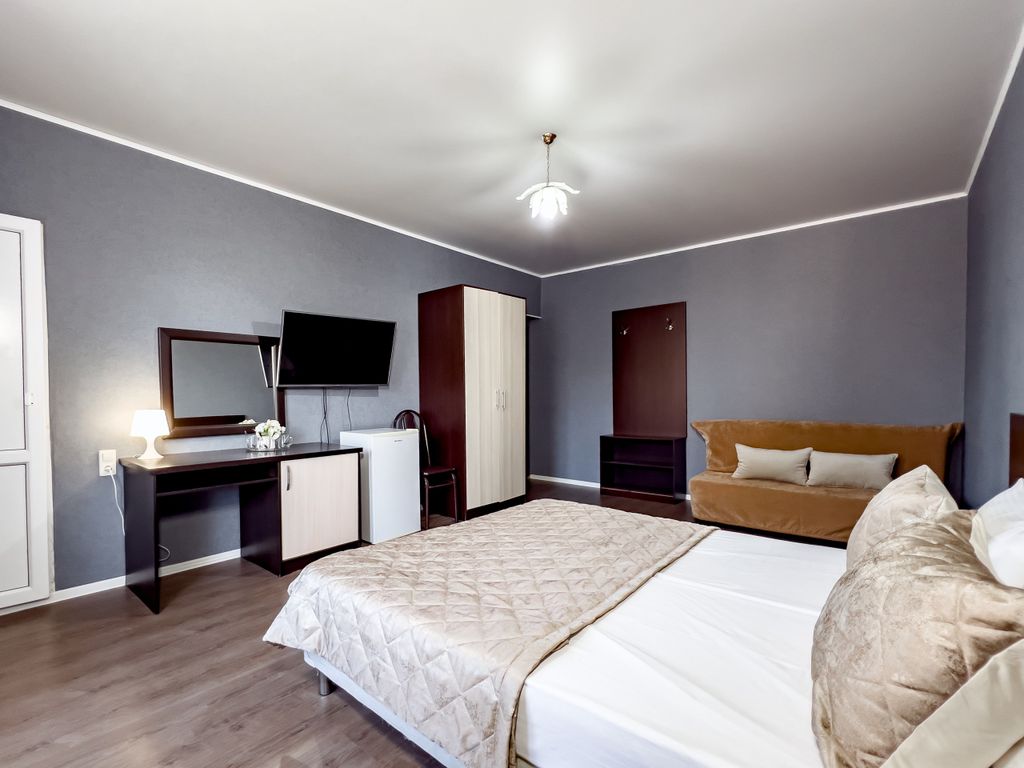 Каскад — Семейный номер  с балконом