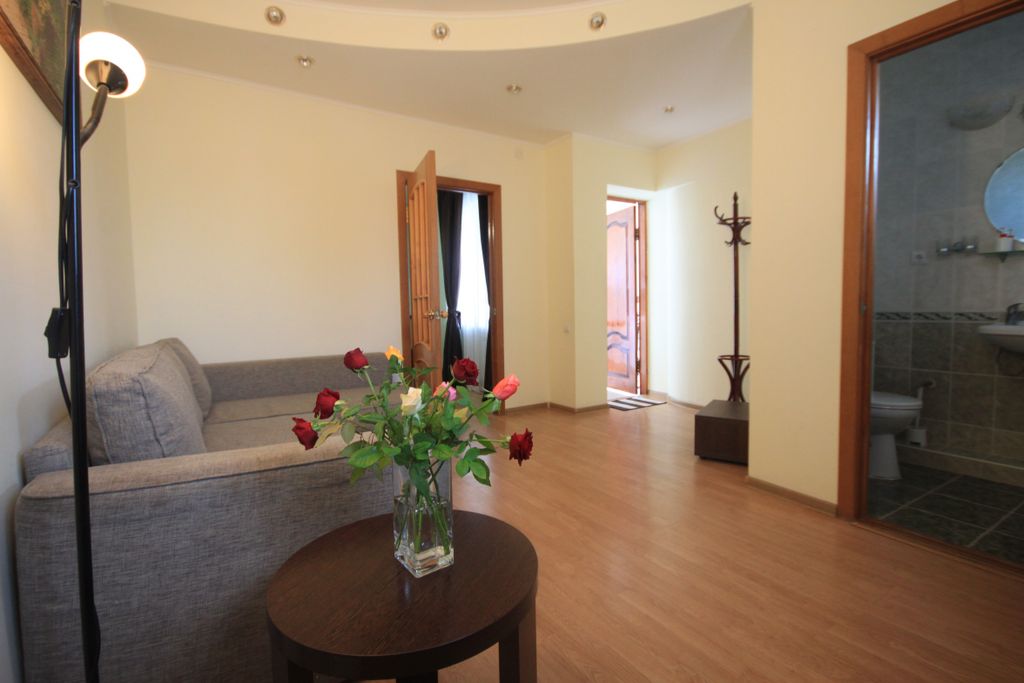 Южный Берег — Четырёхместный номер 2-х комнатный стандарт с террасой