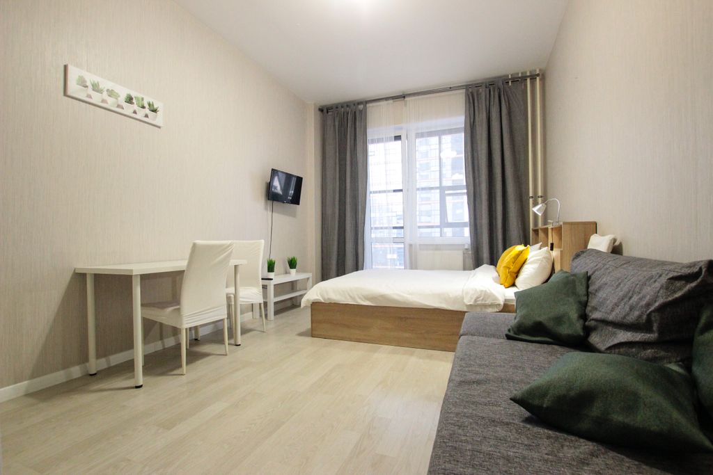 ЛунаПулково — Трёхместный номер комфортная студия с лоджией