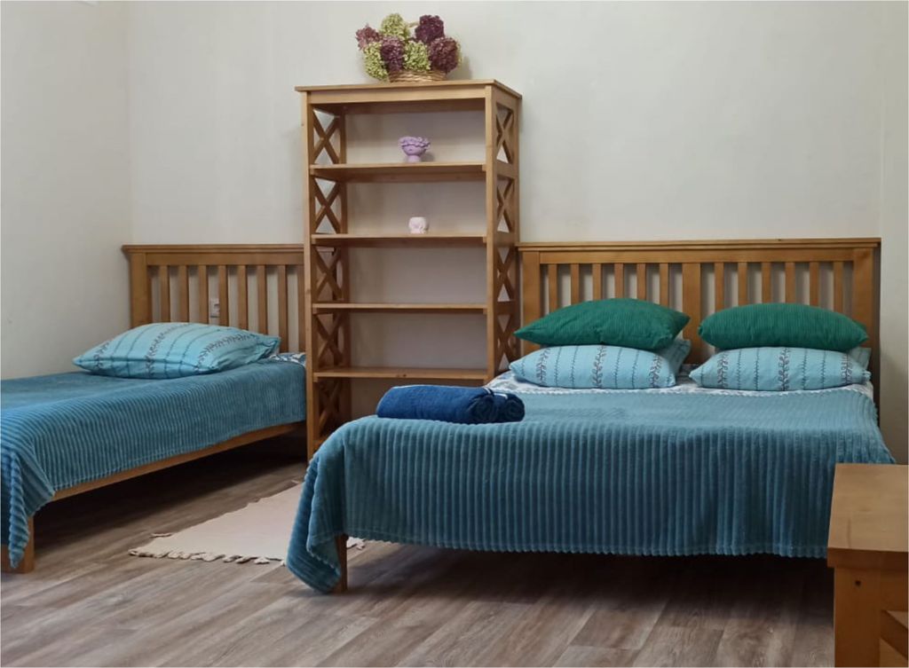 Удачный — Трёхместный номер с удобствами