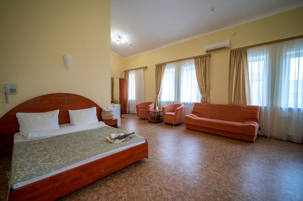 Голубая волна — Четырёхместный номер 2-х комнатный люкс - 2 корпус