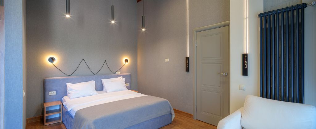 Лофт 197 — Семейный номер люкс с балконом