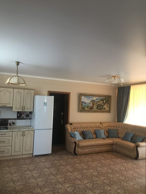 На Победе — Семейный номер люкс с видом на горы