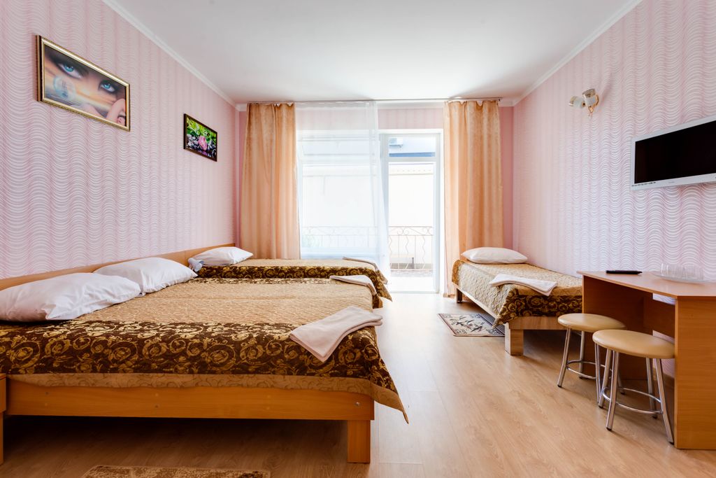 ЮрТа — Четырёхместный номер стандарт