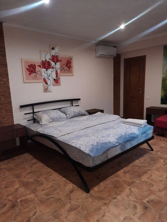 На Октябрьской — Апартаменты домик с кухней