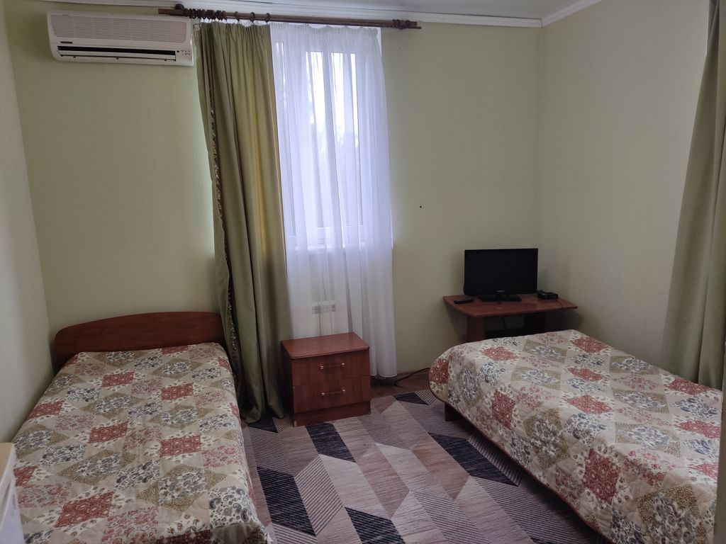 Золотой сазан — Двухместный номер с 2 отдельными кроватями эконом