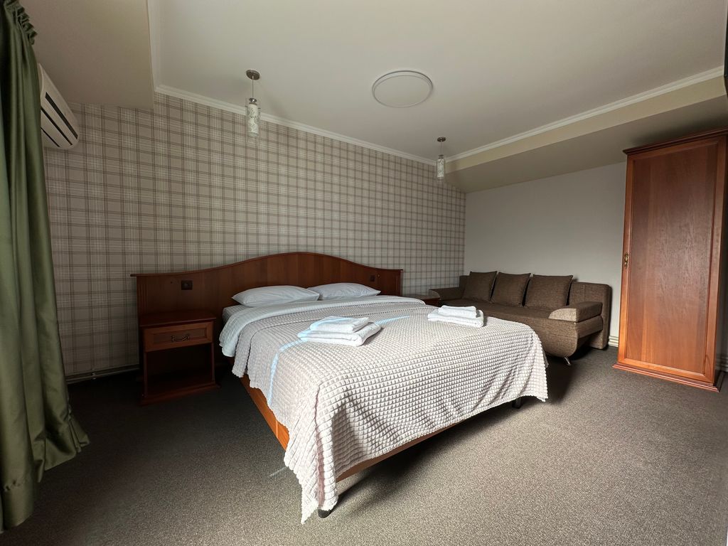 Lana House — Четырёхместный номер (3/1)