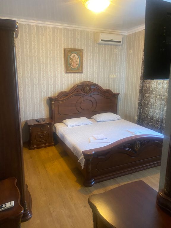 Золотой песок — Четырёхместный номер улучшенный