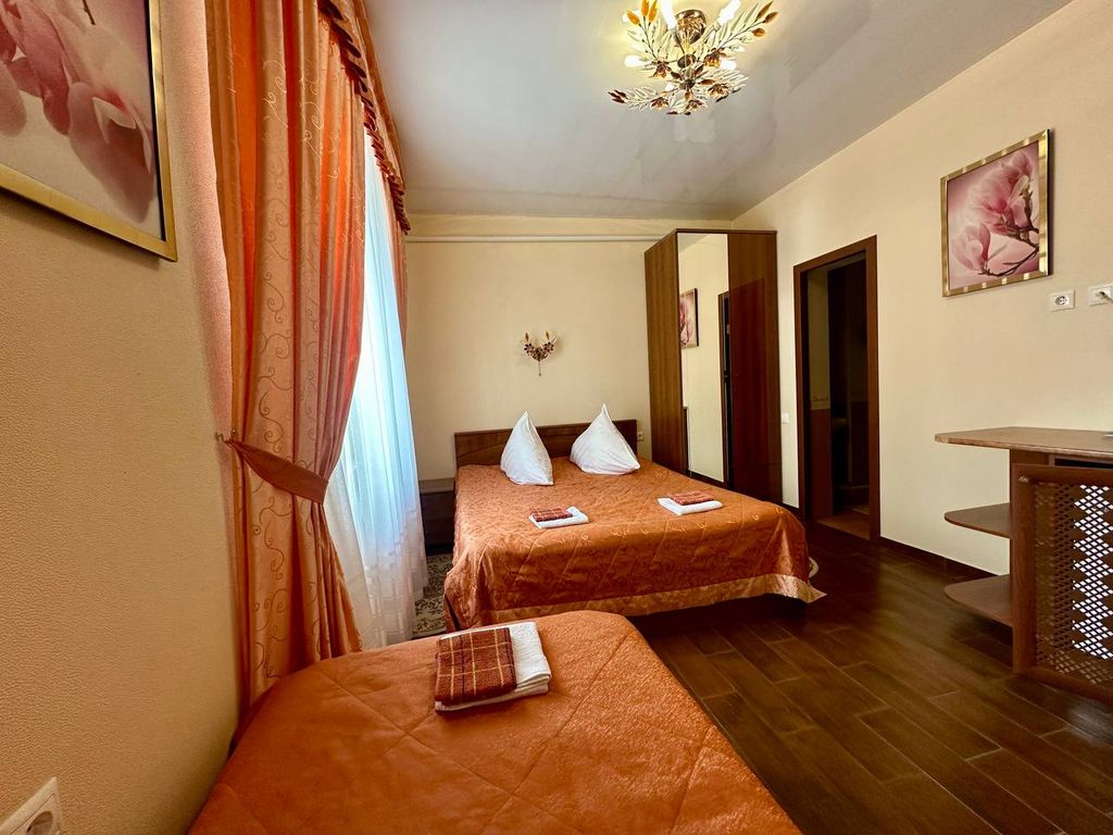 Магнолия — Трёхместный номер люкс