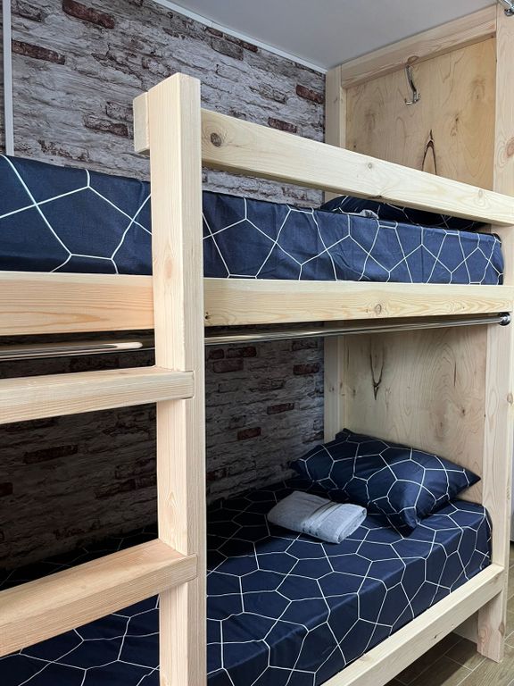 Samsonov Hotels — Многоместный смешанный номер койко-место в женский номере  (душ/туалет общий)