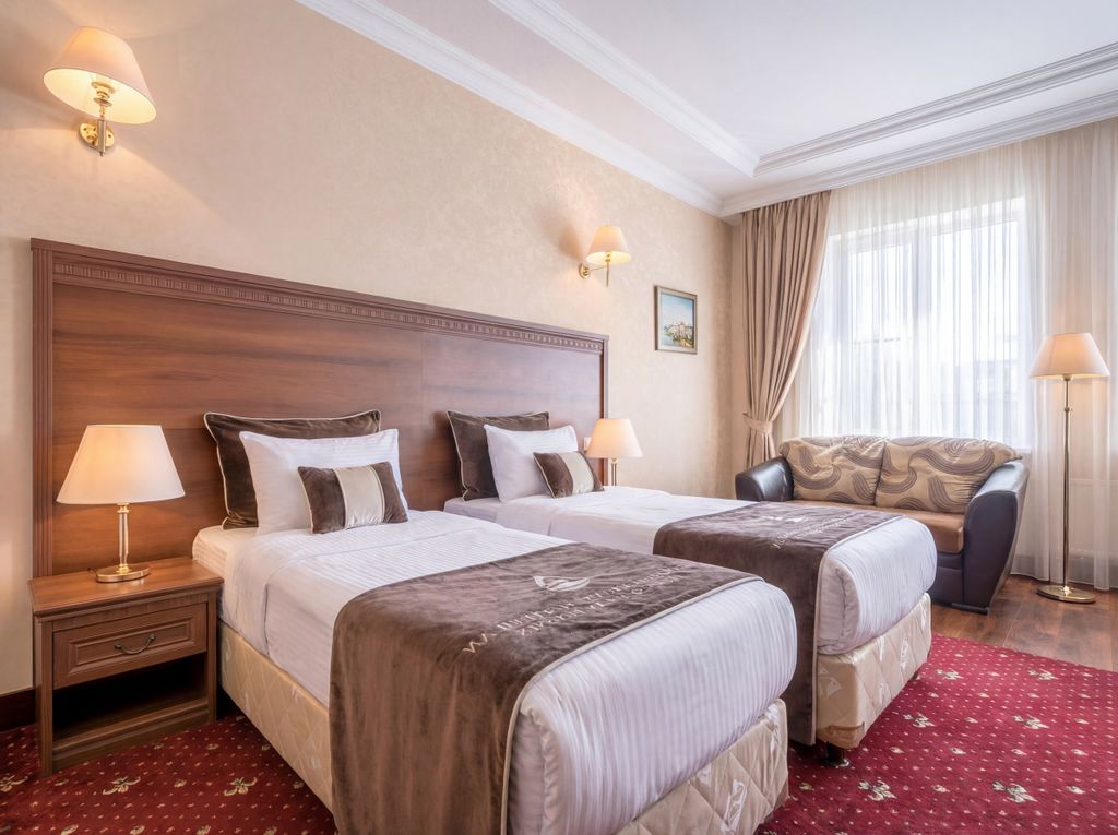 Театр — Двухместный номер с 2 отдельными кроватями улучшенный с видом на город