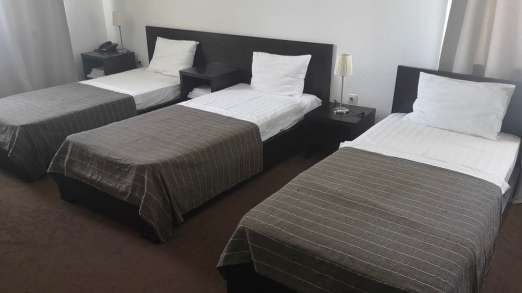 На Яблочной — Трёхместный номер Стандарт с видом на море и на горы