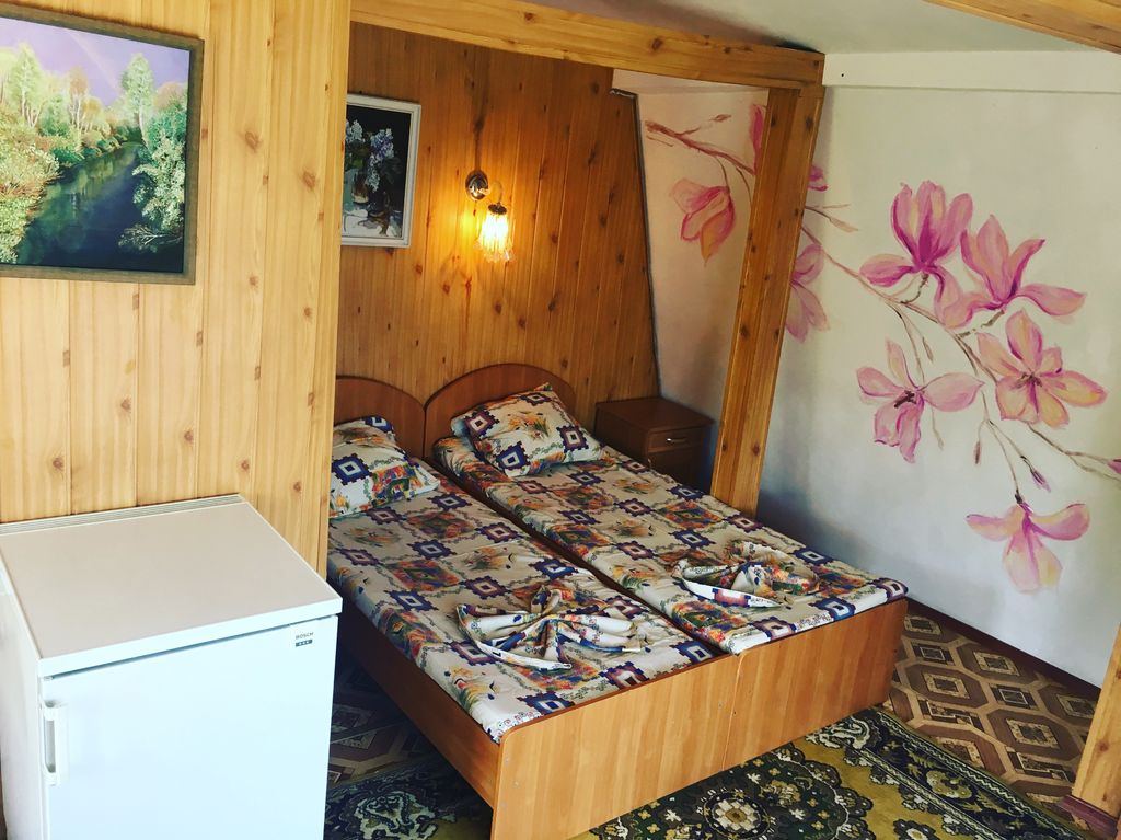 Тенистый дворик — Трёхместный номер стандарт с видом на город