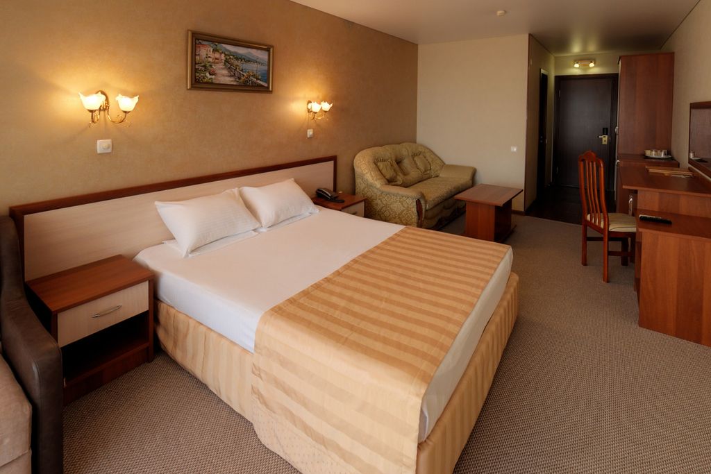 Бристоль — Трёхместный номер стандарт +