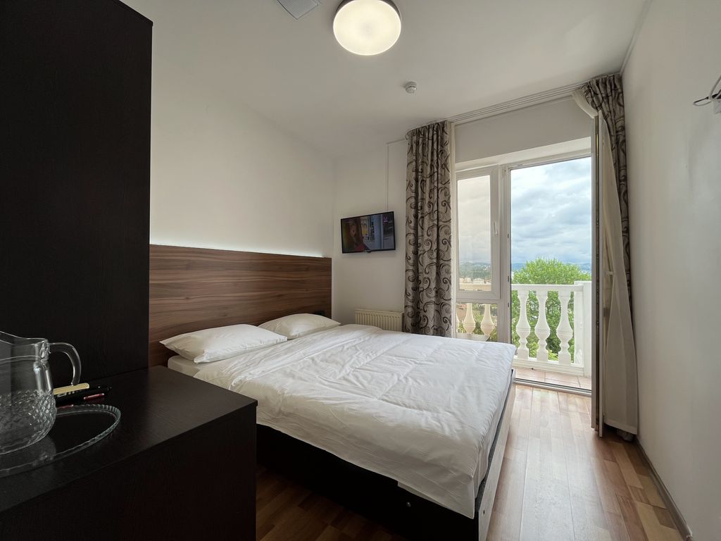 Ветер Сочи — Двухместный номер с 1 кроватью с балконом и видом на горы