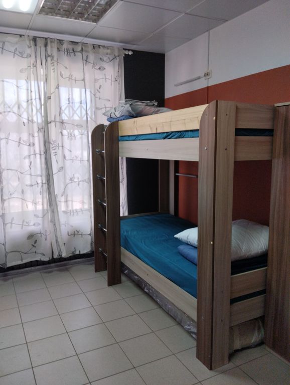 Камин — Многоместный мужской номер койко-место в четырехместном мужском номере