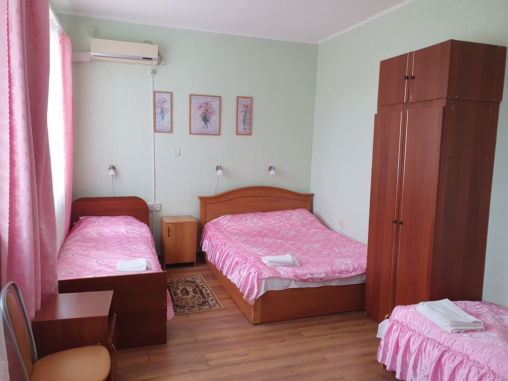 КРК — Семейный номер двухкомнатный с кухней