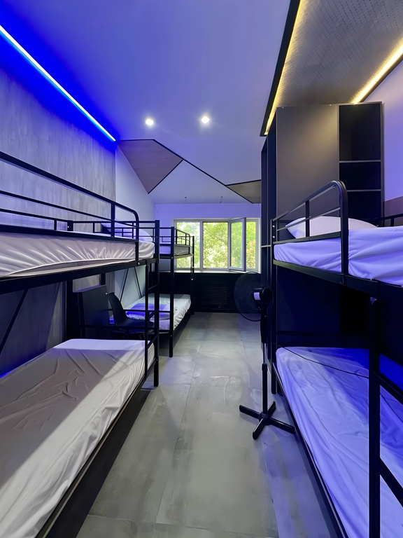 H16 — Семейный номер 10 комната