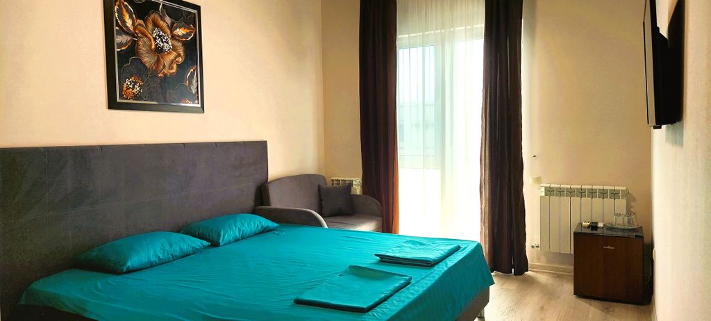 Антре — Трёхместный номер улучшенный