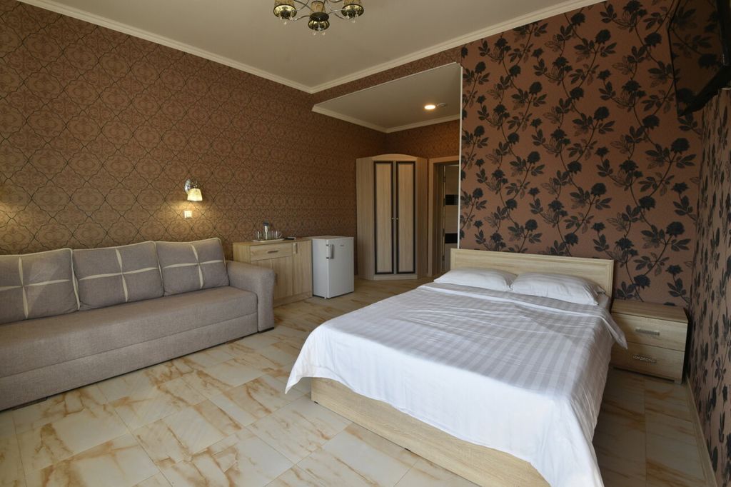 Кострома — Четырёхместный номер Люксы с балконом