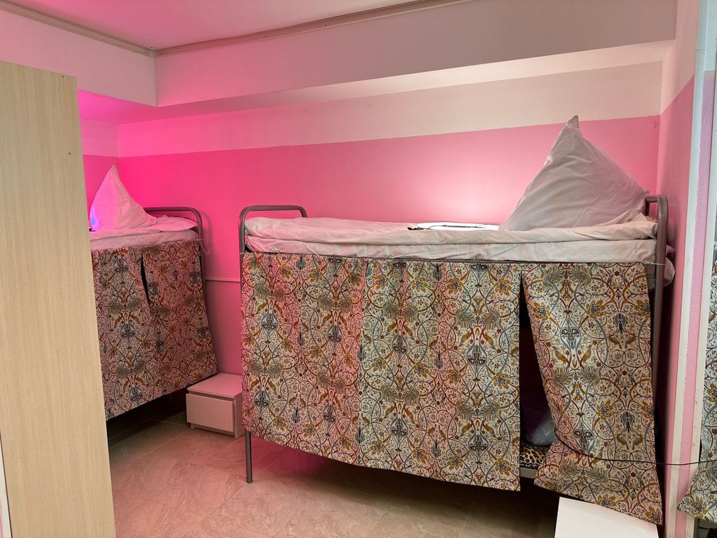 Лианозово — Многоместный смешанный номер эконом (душ/туалет общий)