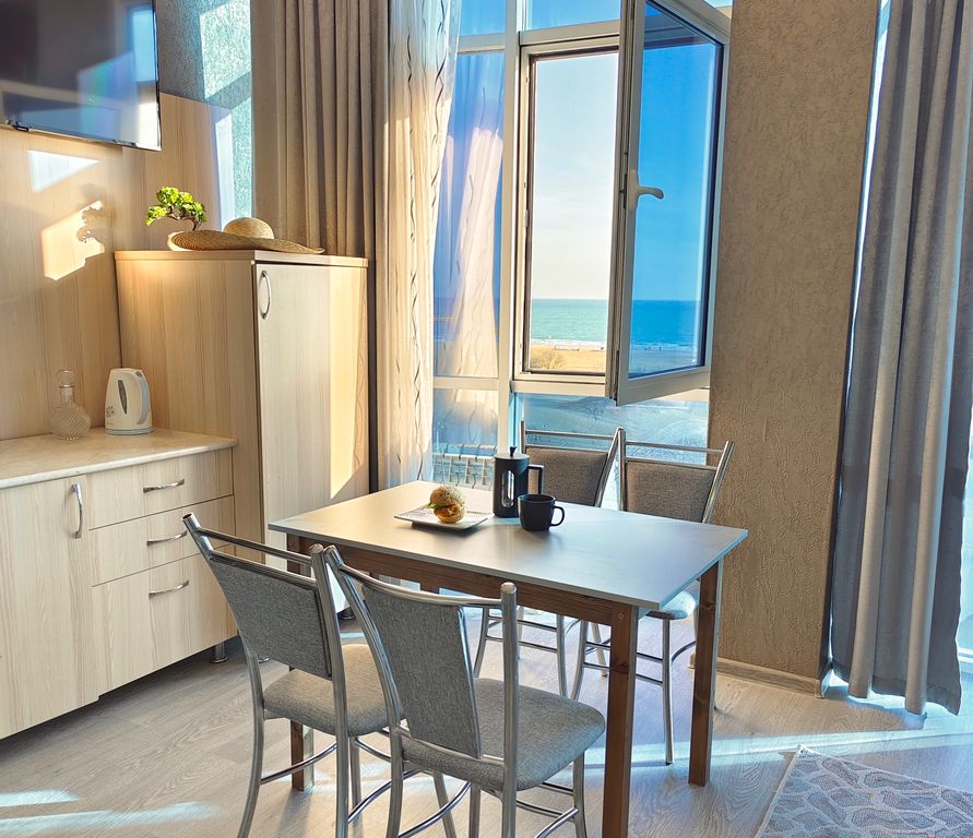 Семь Адмиралов — Семейный номер 4х комнатные 8ми местные с панорамным видом на море