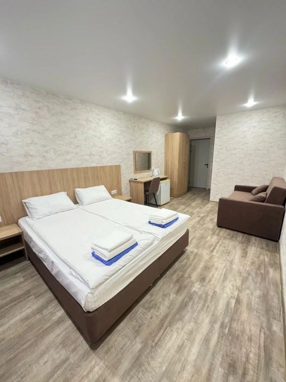 Жемчужина 23 — Четырёхместный номер четырехместный номер комфорт с балконом