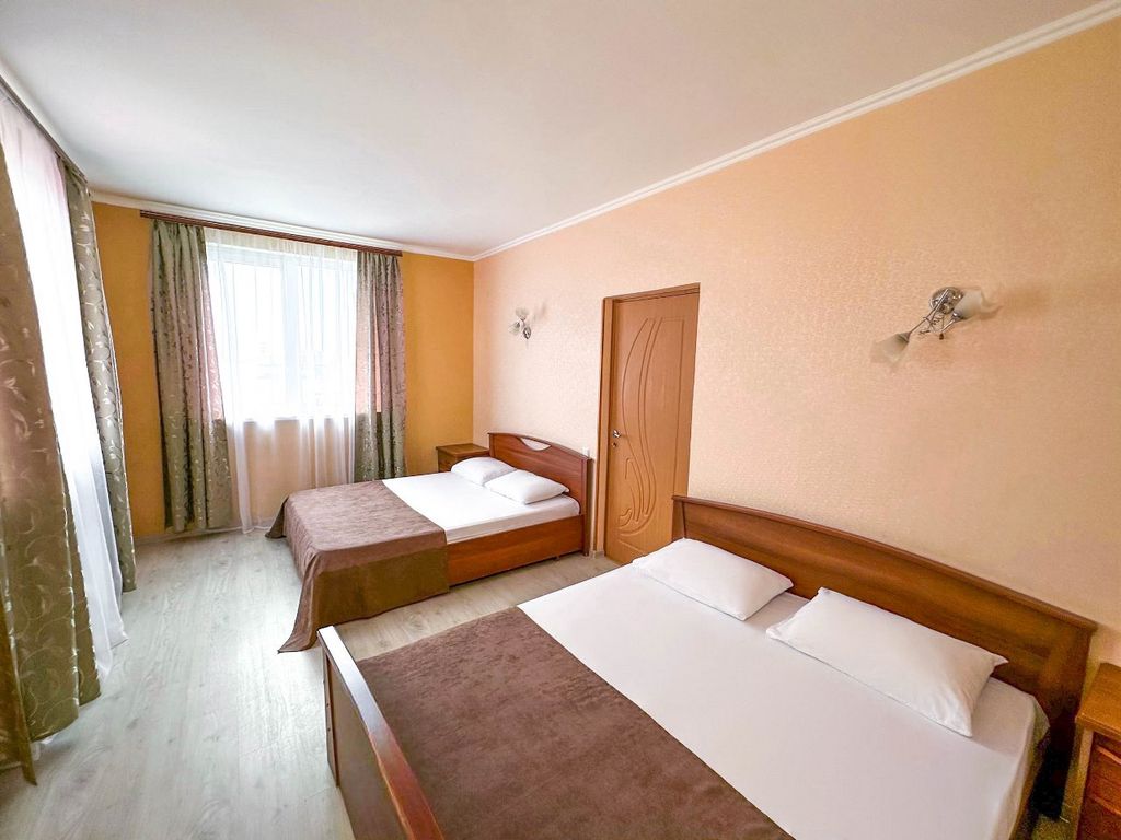 Бристоль — Апартаменты трёхкомнатные