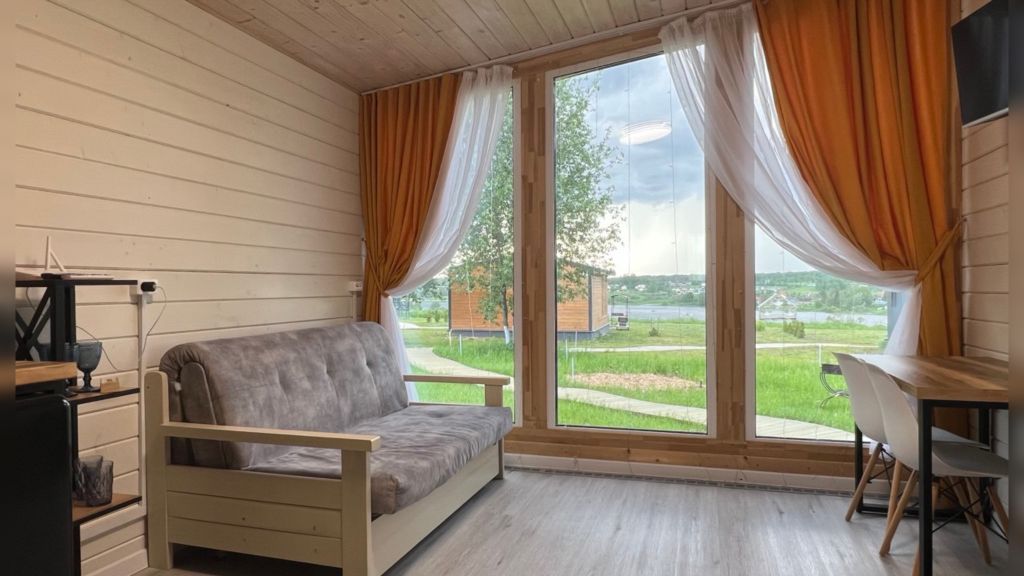 Лиса — Дом на семью у реки