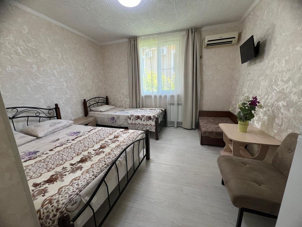 Сиена — Семейный номер улучшенный с видом на город