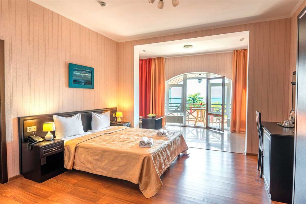 Грин Клаб — Двухместный номер с 2 отдельными кроватями улучшенный