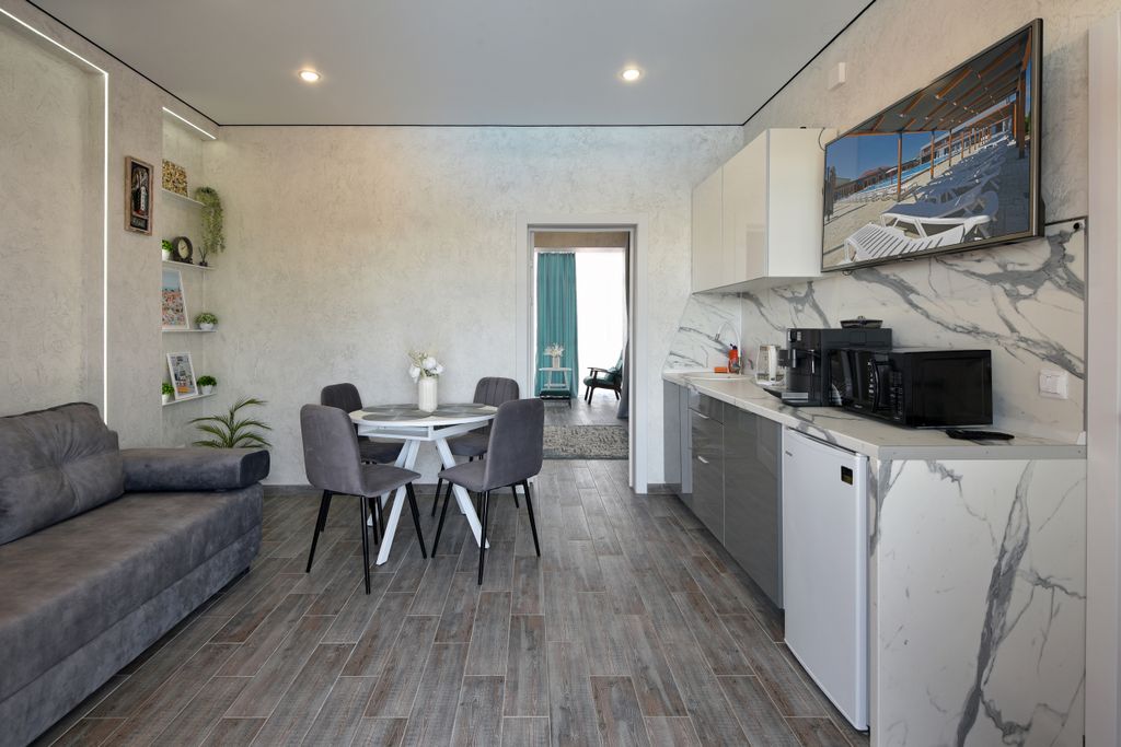 На Море — Семейный номер люкс с видом на море