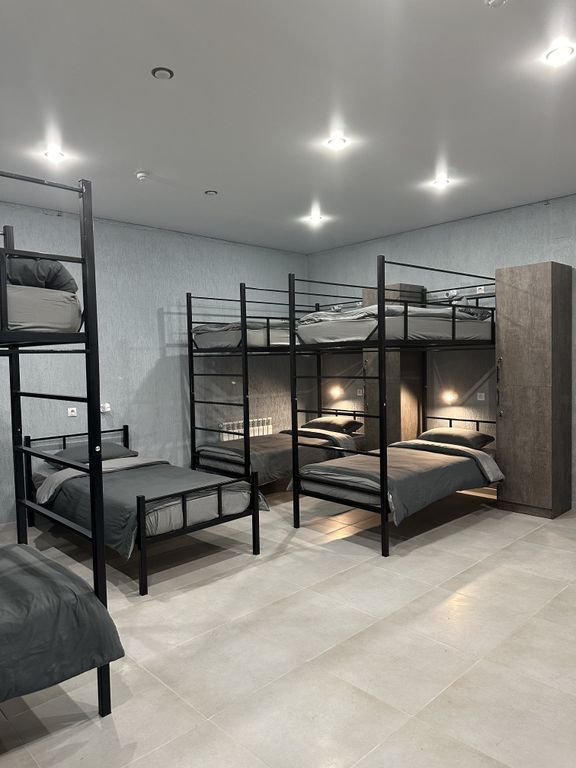 А56 — Многоместный мужской номер эконом