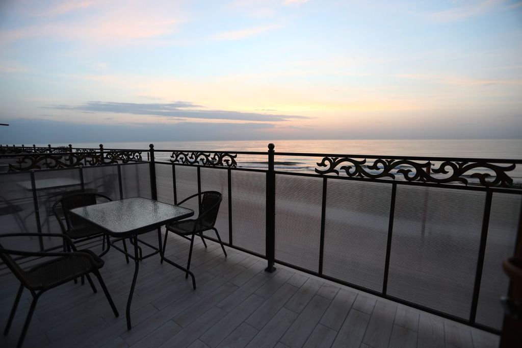 Кавказ — Трёхместный номер Трёхместный Делюкс с видом на море