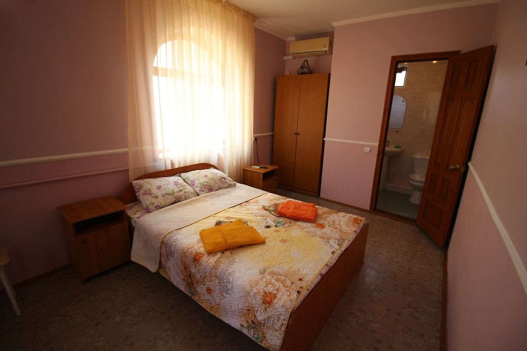 Фаина — Двухместный номер с 2 отдельными кроватями Полулюкс