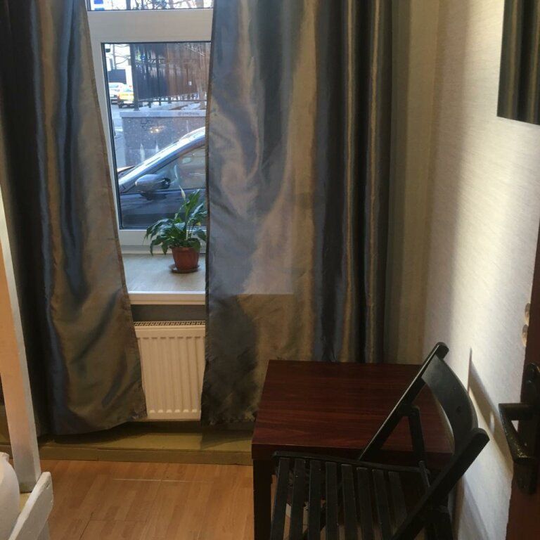 Артист на Цветном Бульваре — Многоместный женский номер Кровать в общем 2-местном номере для женщин