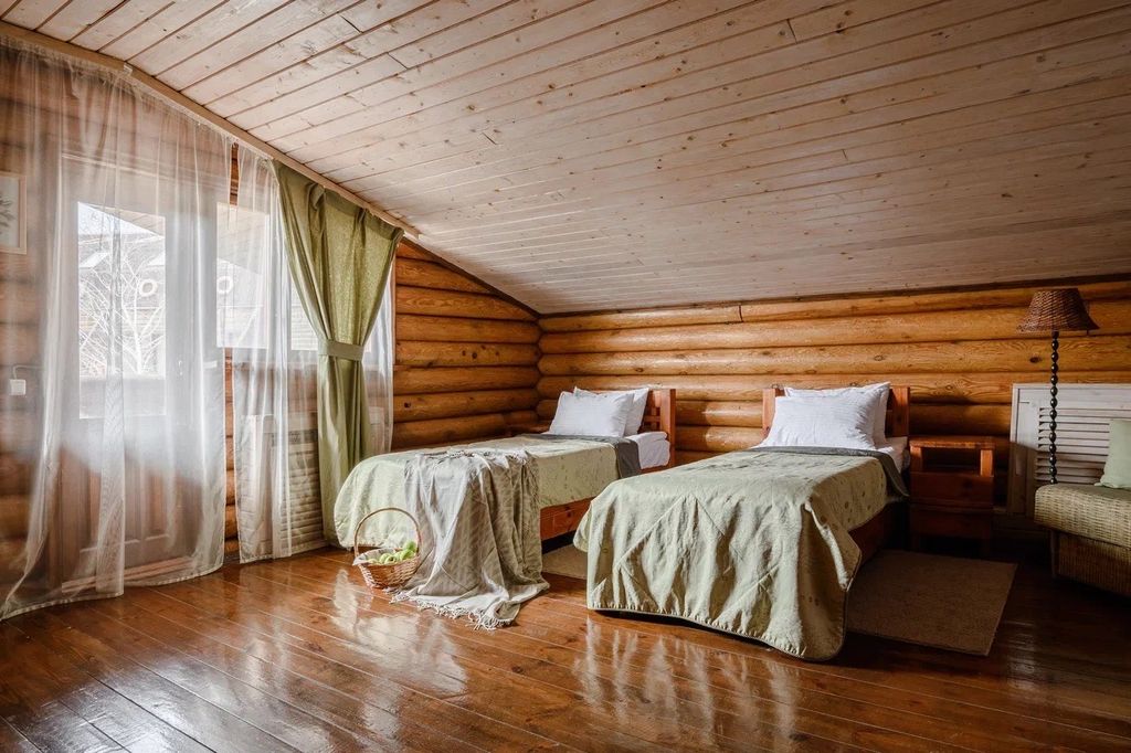 Ковчег в самом сердце Дельты Волги — Двухместный номер с 2 отдельными кроватями уютный с видом на реку и сад с большим балконом