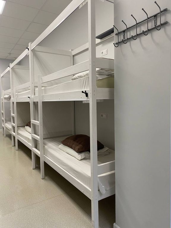 Гагарин — Многоместный смешанный номер эконом (душ/туалет общий)