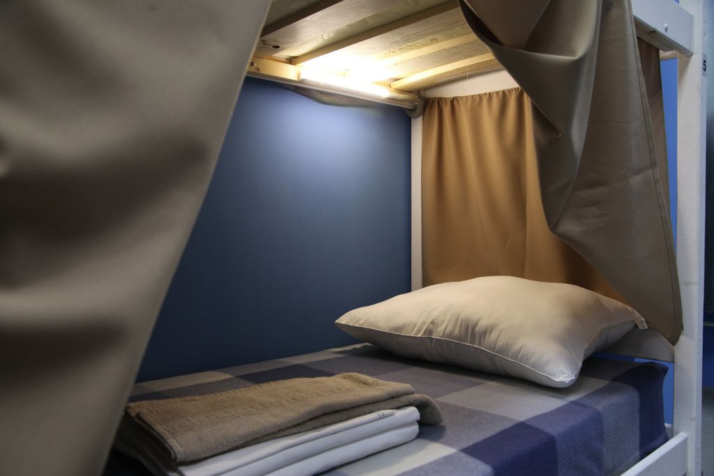 Гагарин — Многоместный смешанный номер эконом (душ/туалет общий)