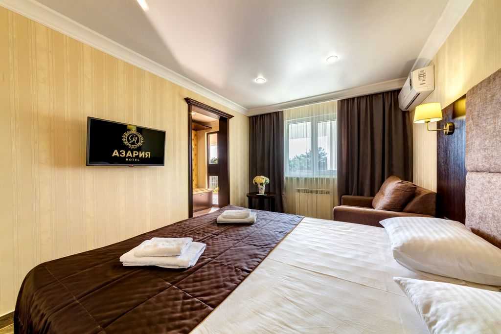 Азария — Трёхместный номер Полулюкс