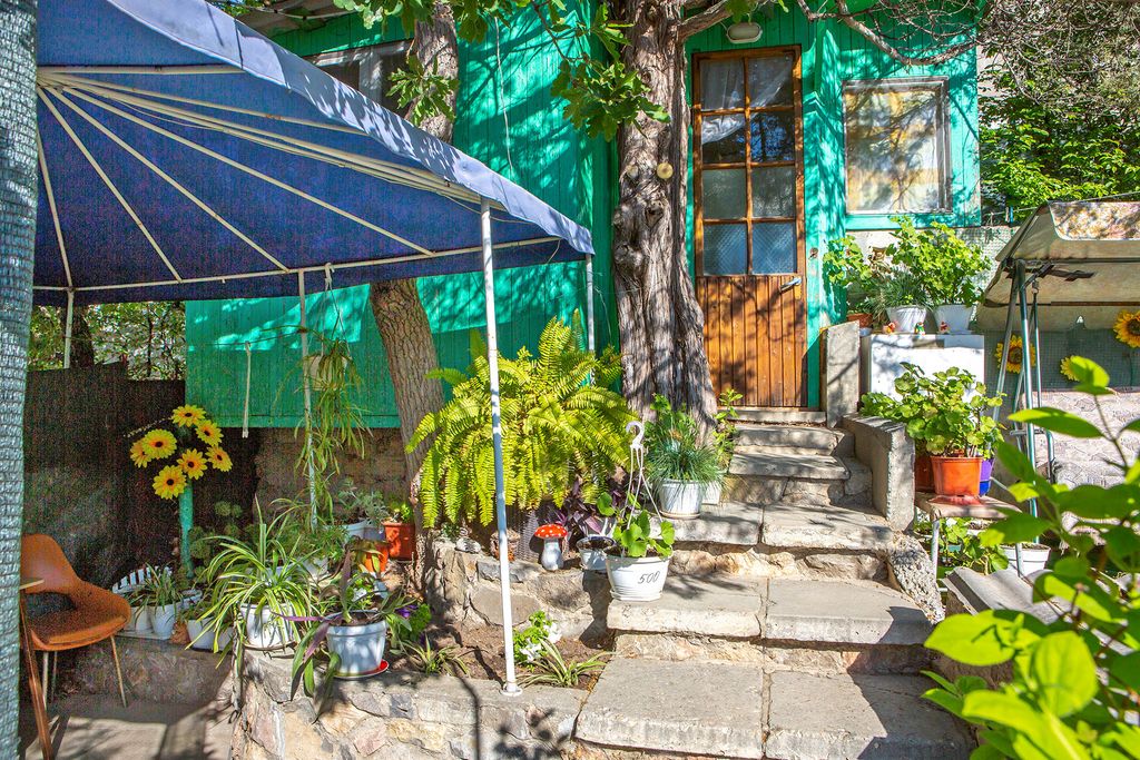 Хуторок — Трёхместный номер эконом с видом на море