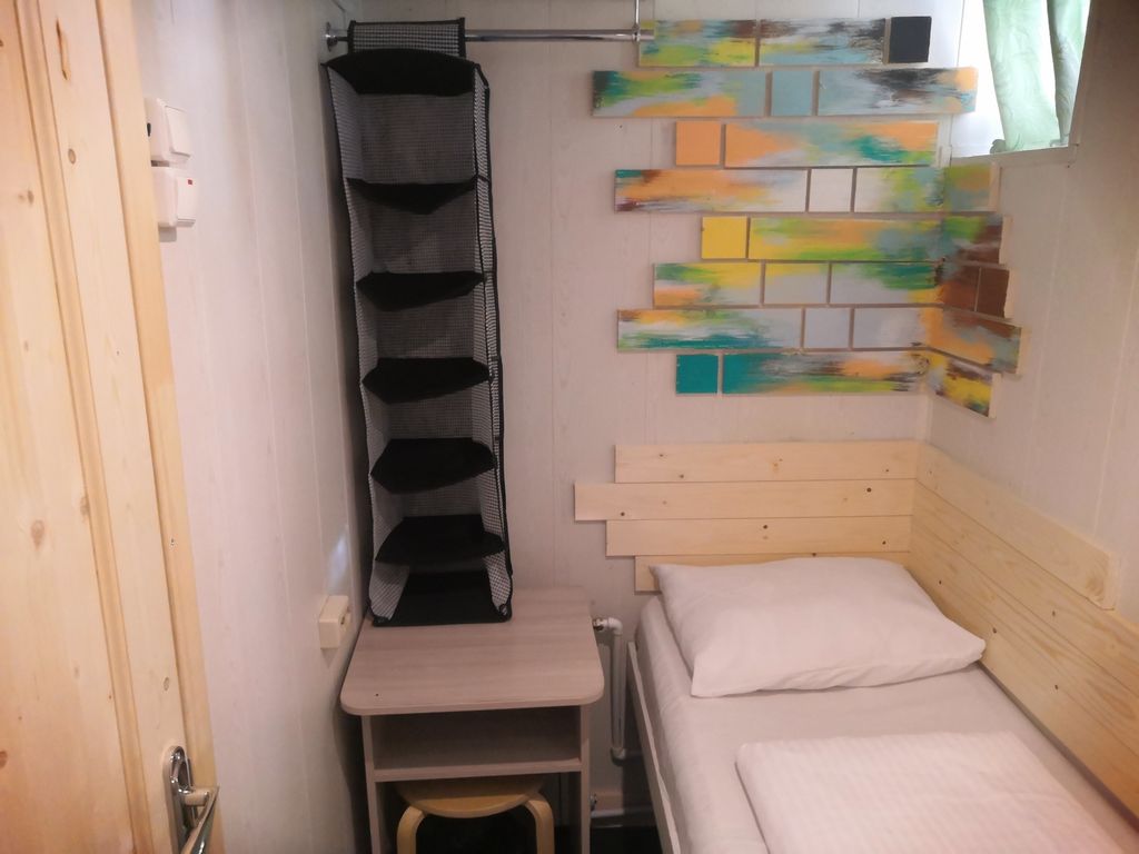 Арт Галактика — Одноместный номер капсула с душем