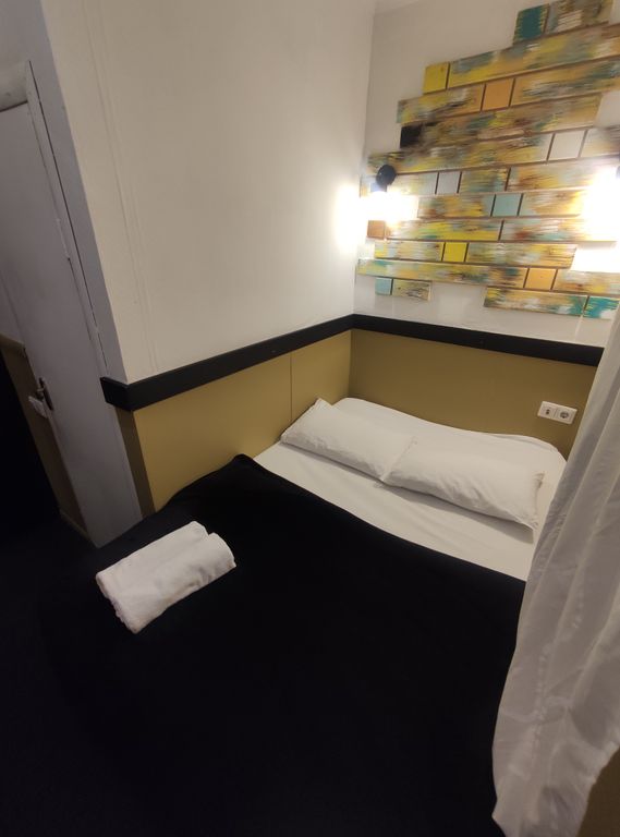 Арт Галактика — Двухместный номер с 1 кроватью небольшой на первом этаже