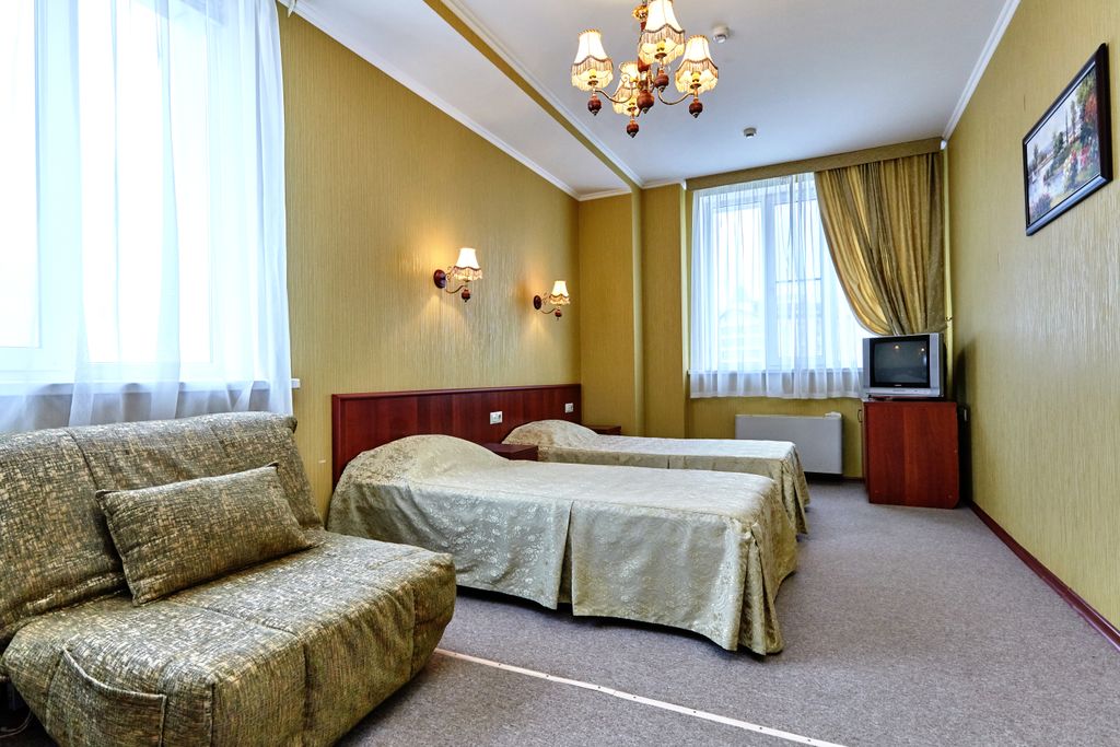 Партнер — Двухместный номер с 2 отдельными кроватями эконом (общая ванная на 2 номера)