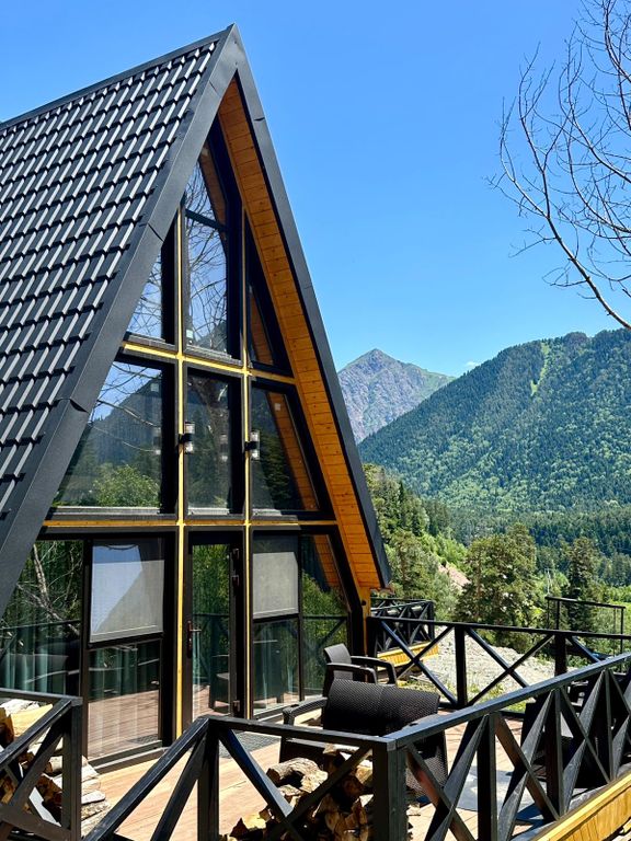 Исток — Дом A-frame с видом на хвойный лес и горы
