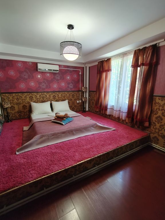 Яна-Каро — Трёхместный номер с пониженной шумоизоляцией