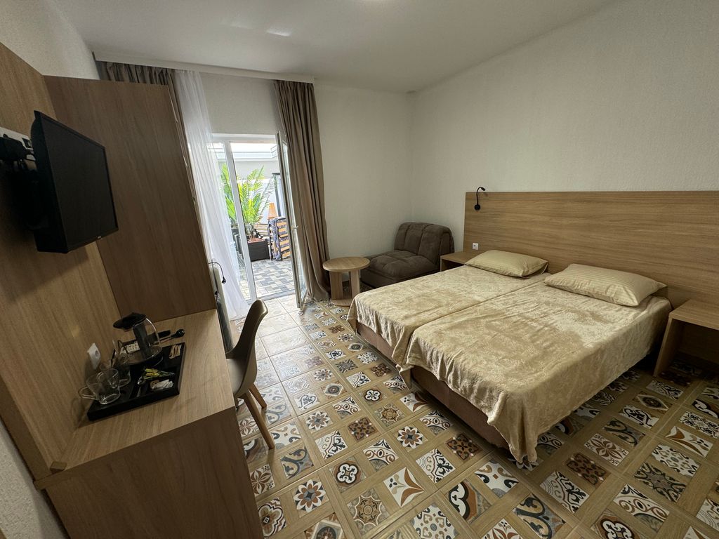 Жемчужина — Трёхместный номер стандарт