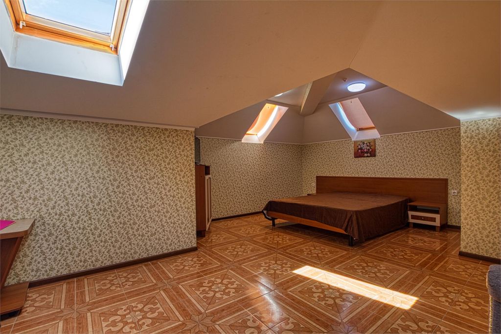 Вилла Алина — Четырёхместный номер мансардный четырехместный эконом