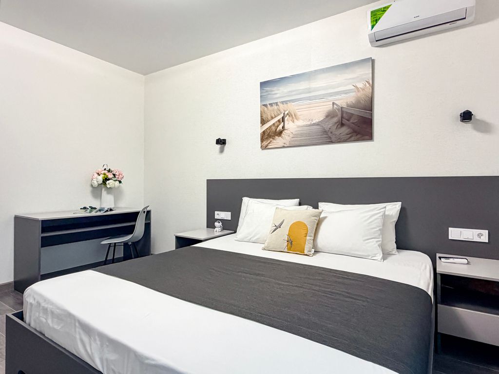 Апарт Июль — Четырёхместный номер улучшенный